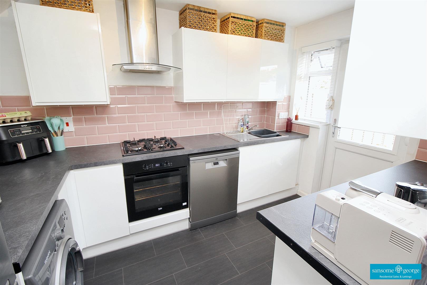 3 bed property in Lucey Close, Reading